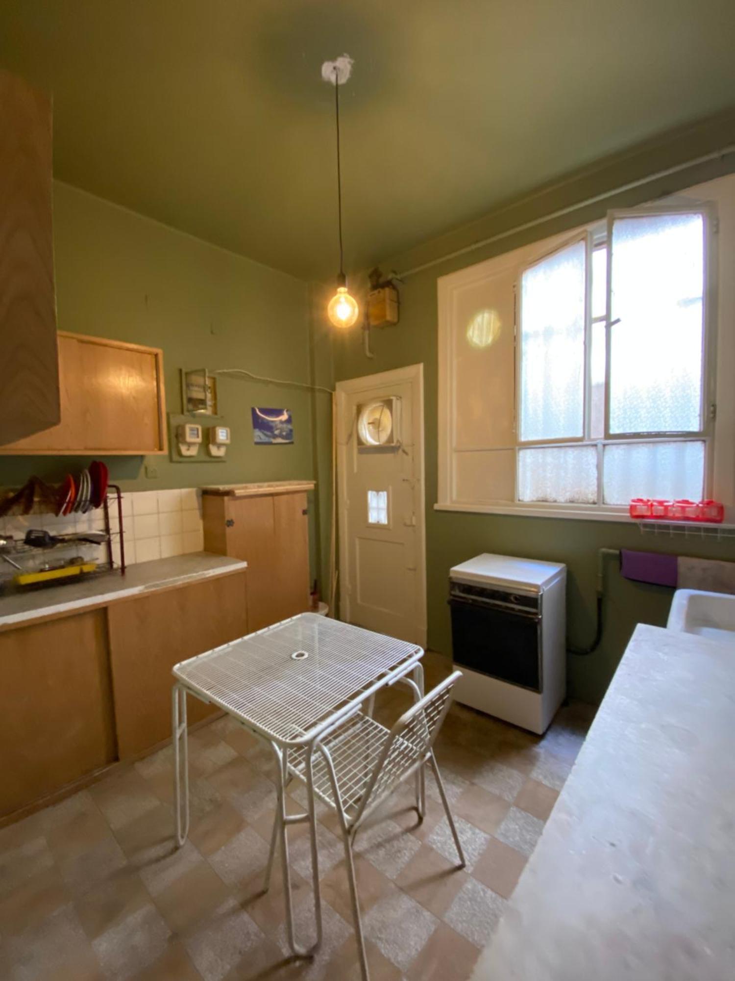 Cheerful Downtown Apartment